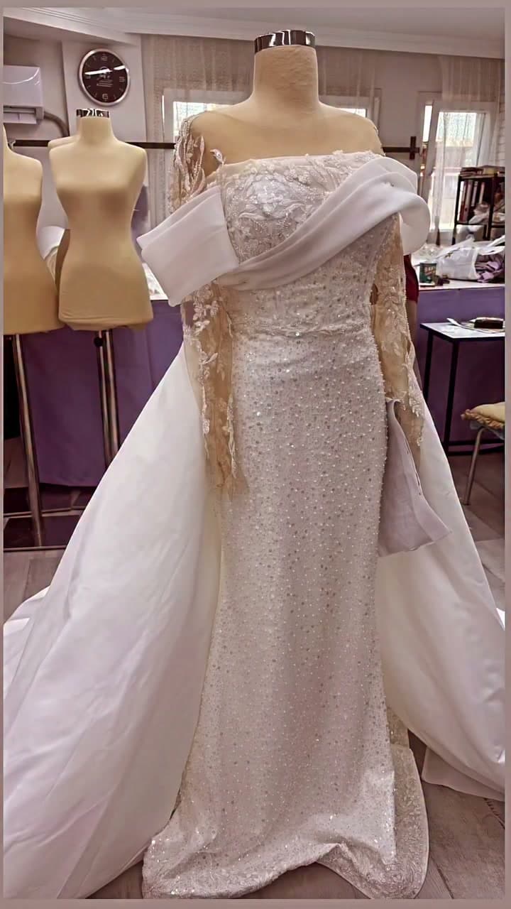 White Podium Mermaid Wedding Dress 2026-40
