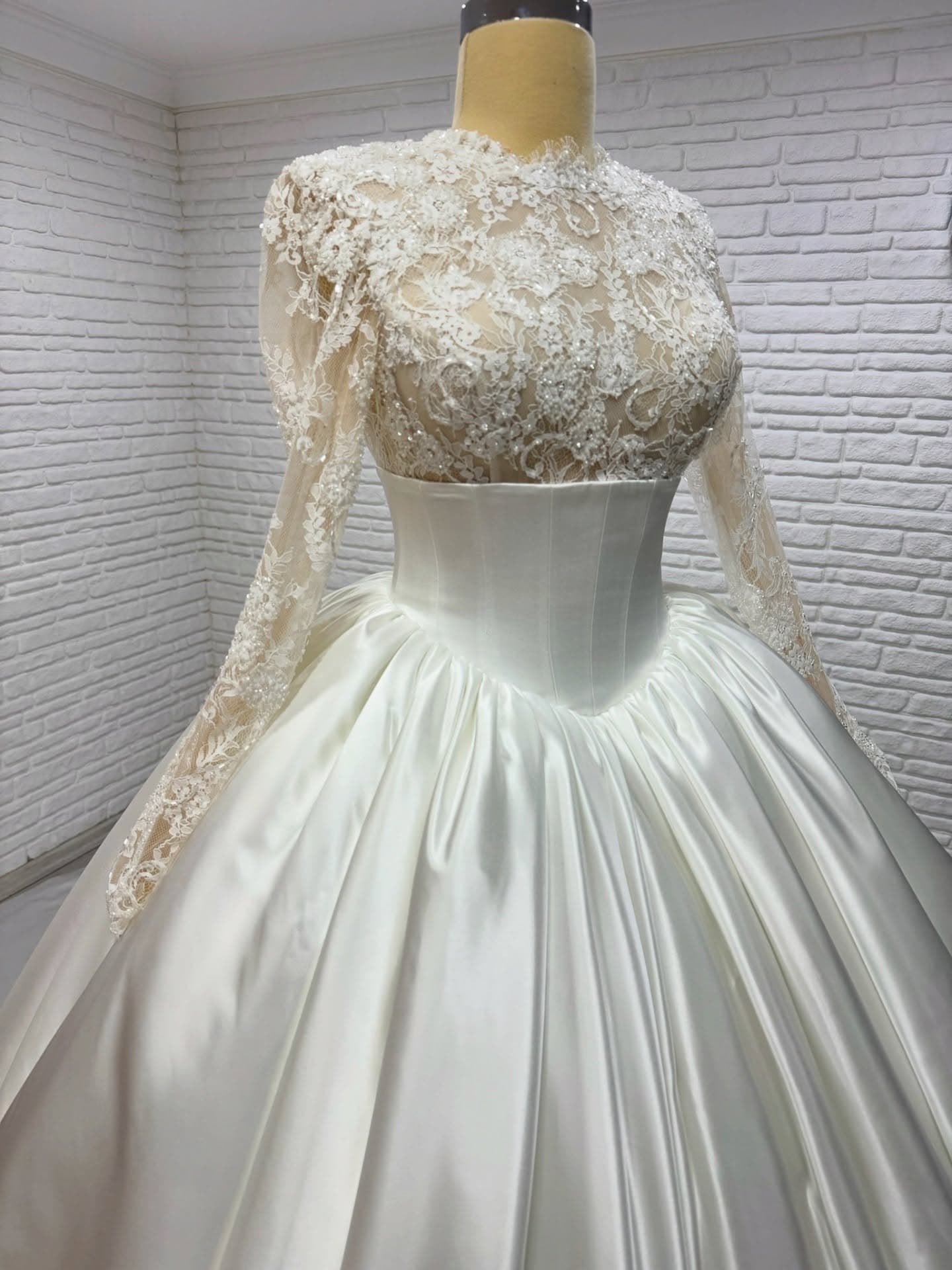 White Podium Princess Wedding Dress 2026-42
