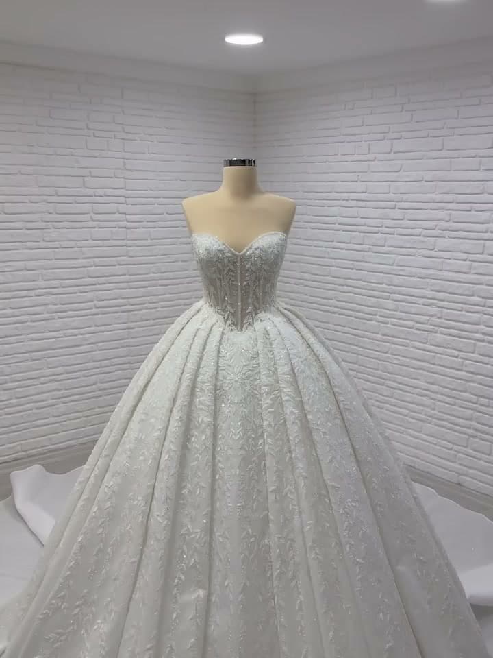 White Podium Princess Wedding Dress 2026-69