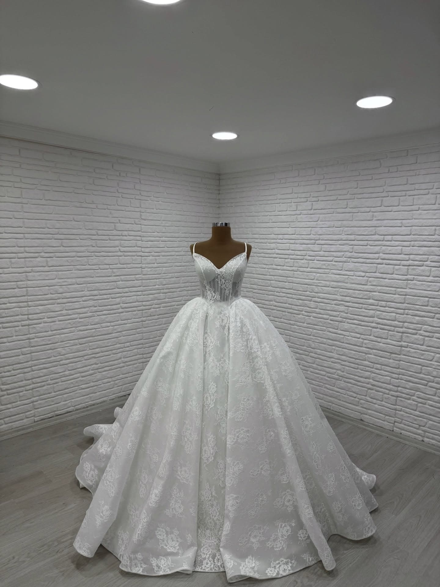 White Podium Princess Wedding Dress 2026-81